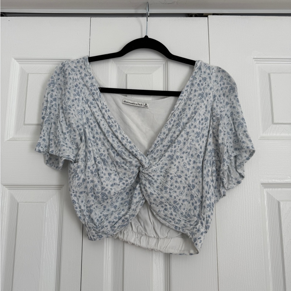 Abercrombie & Fitch Blue Floral Flutter Sleeve & Knot front Crop Top